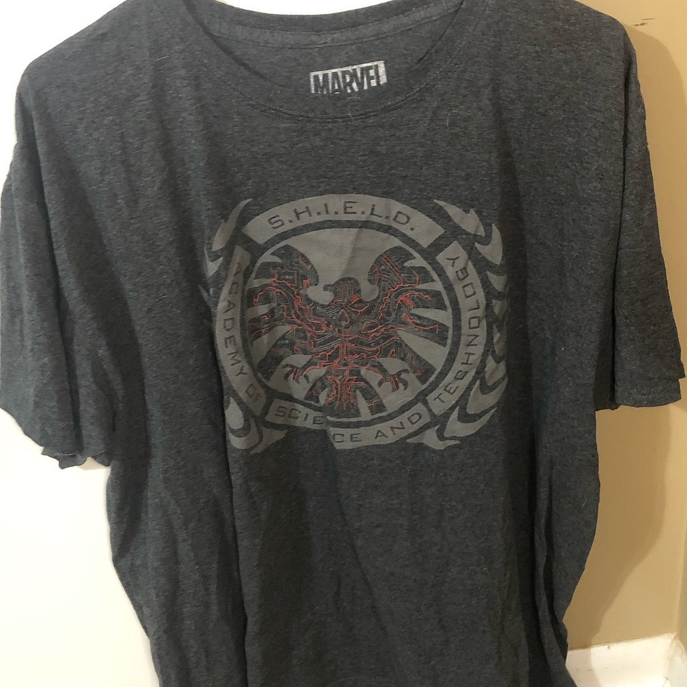 Lootwear exclusive s.h.i.e.l.d. Shirt